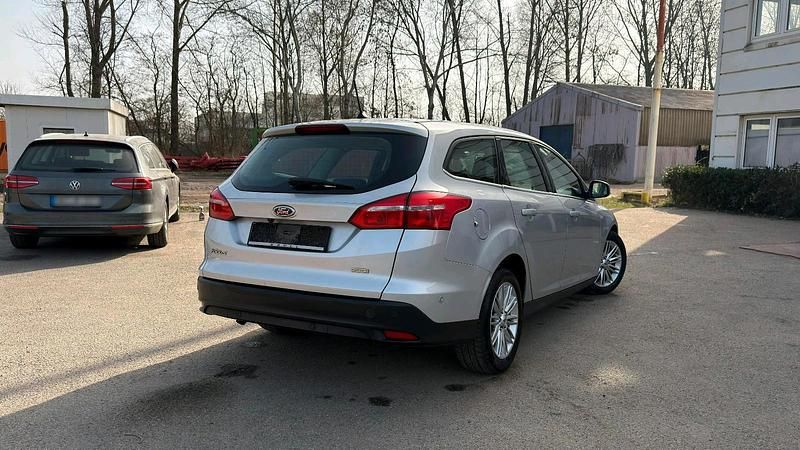 Usata Ford Focus 125 CV (91 kW) 2018 Argento Station wagon