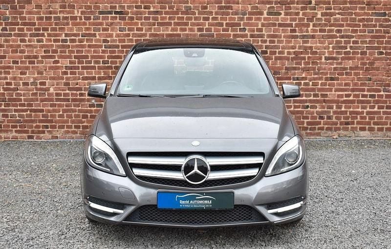 Gebraucht Mercedes B180 109 PS (80 kW) 2012 Grau Van / Kleinbus