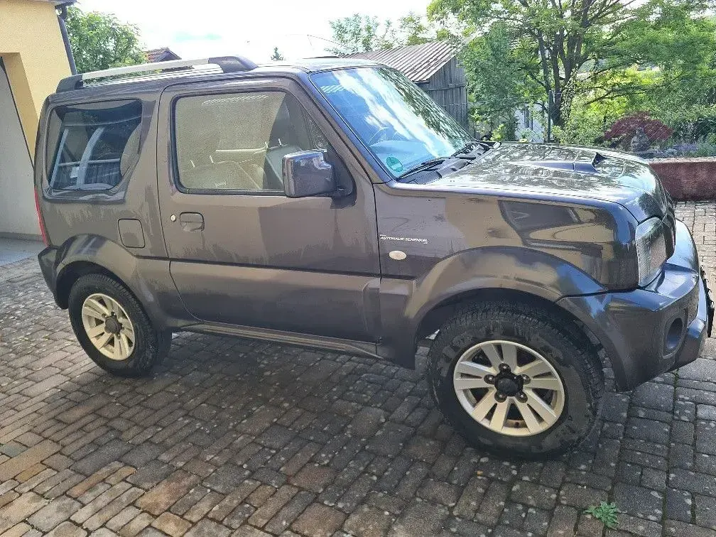 Używany Suzuki Jimny Style 84 KM (61 kW) 2014 Czarny SUV