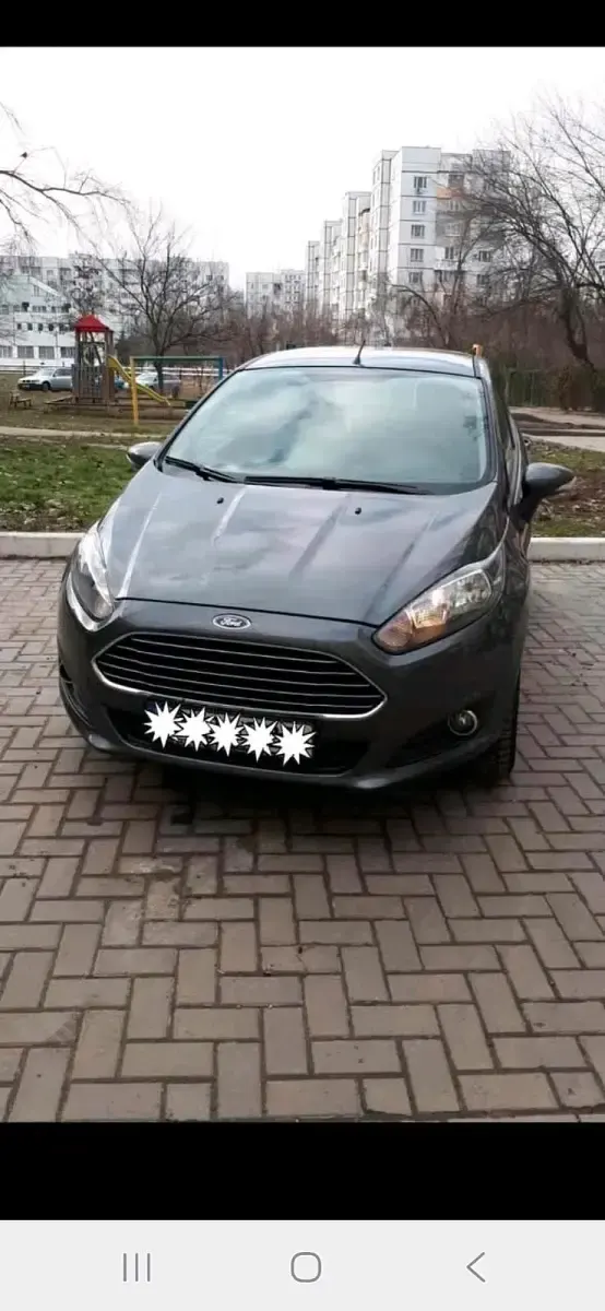 Usata Ford Fiesta 101 CV (74 kW) 2016 Grigio Utilitaria