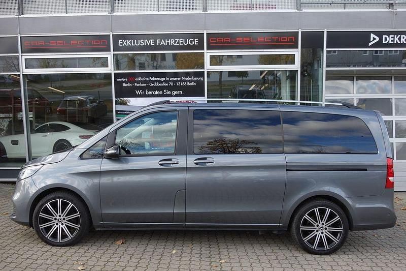 Gebraucht Mercedes V250 Night 190 PS (139 kW) 2022 Selenitgrau Van / Kleinbus