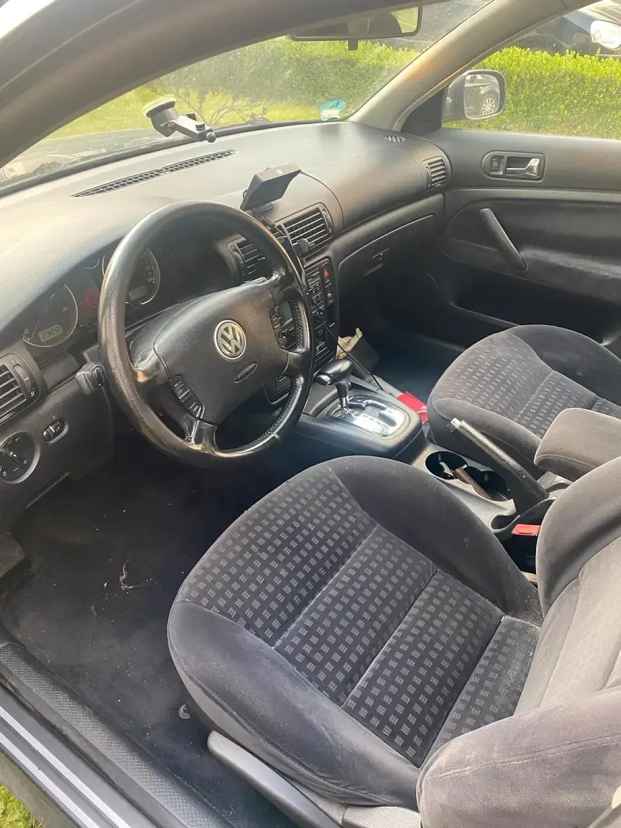 Gebraucht VW Passat 131 PS (96 kW) 2003 Schwarz Kombi