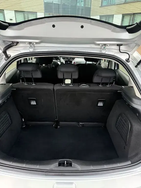 Usado Citroën C3 92 CV (67 kW) 2013 Plateado Berlina