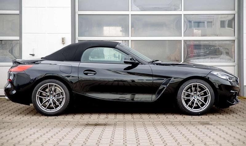 Gebraucht BMW Z4 Advantage 197 PS (144 kW) 2022 Black sapphire metallic (metallic) Cabrio