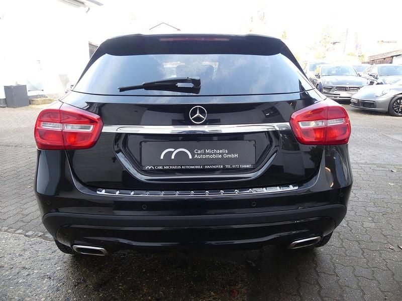 Gebraucht Mercedes GLA200 156 PS (114 kW) 2015 Schwarz SUV