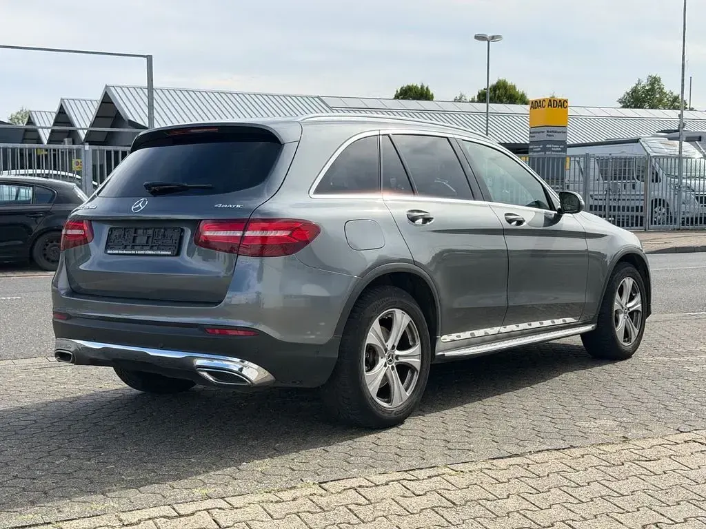 Gebraucht Mercedes GLC220 170 PS (125 kW) 2018 Grau SUV