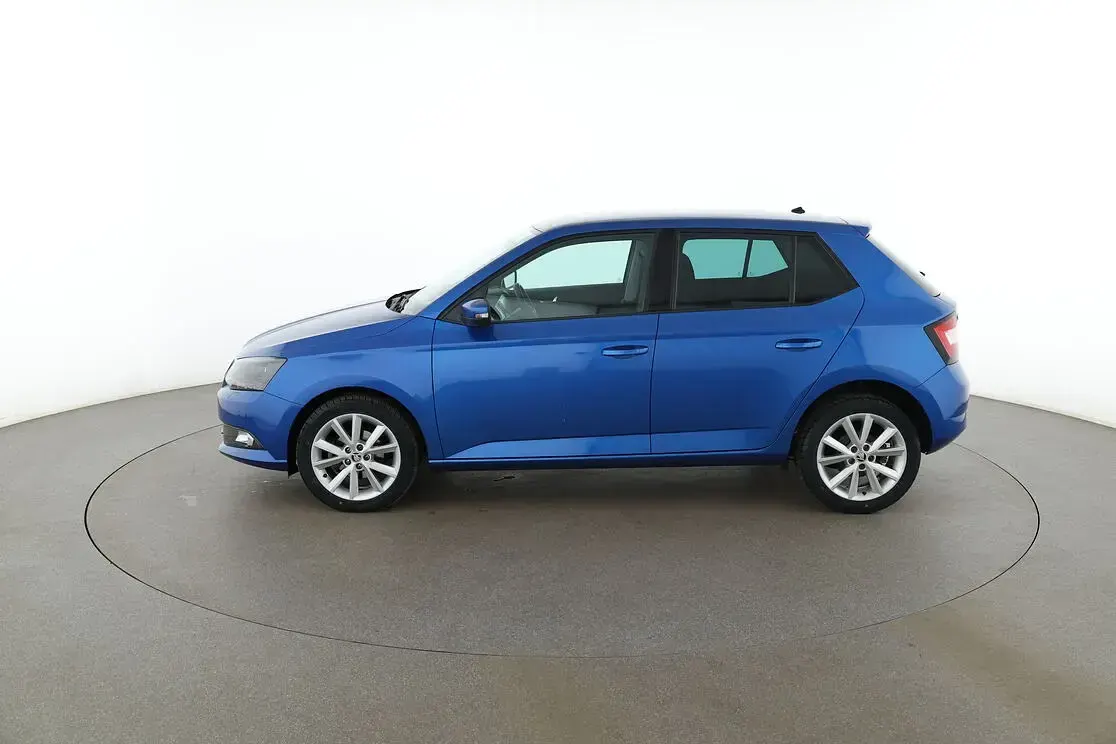Gebraucht Skoda Fabia Joy 90 PS (66 kW) 2016 Blau Limousine