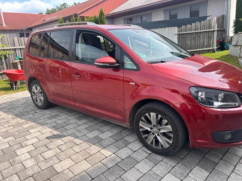 Rot Gebraucht 2013 VW Touran Van / Kleinbus | 7.999 € (Superpreis) - Bild 1/4