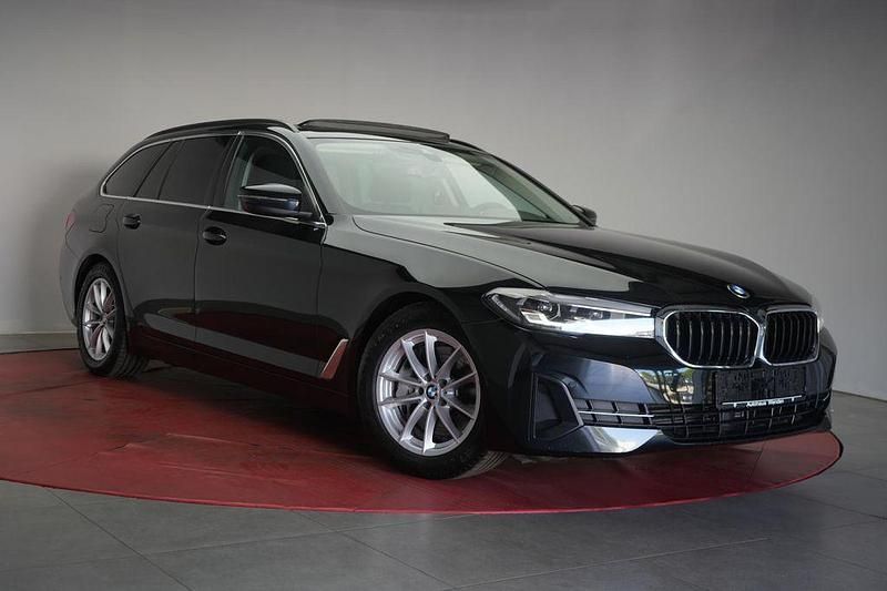 Schwarz Gebraucht 2021 BMW 530 Performance Kombi | 31.990 € (Superpreis) - Bild 1/4