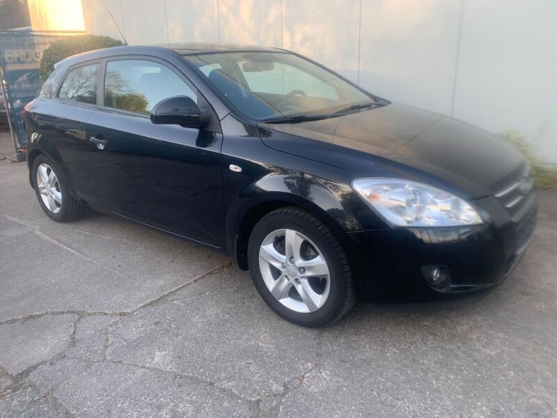 Schwarz Gebraucht 2009 Kia Ceed LX Kleinwagen | 4.995 € (Fairer Preis) - Bild 1/4