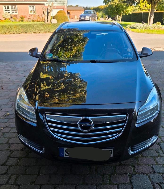 Braun Gebraucht 2012 Opel Insignia Edition Kombi | 4.000 € (Guter Preis) - Bild 1/4