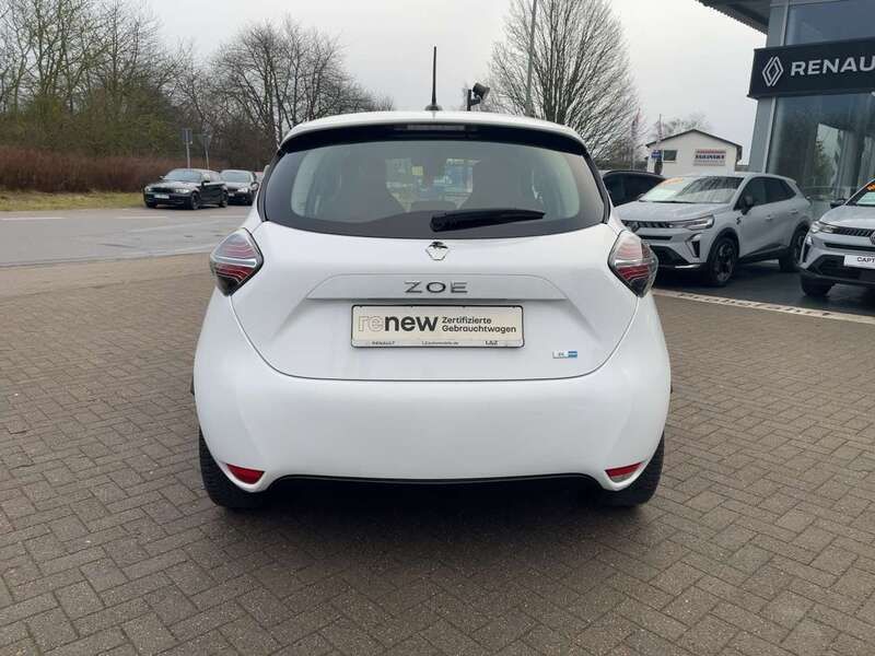 Second-hand Renault Zoe Experience 50 kW (69 CP) 2022 Alb Hatchback