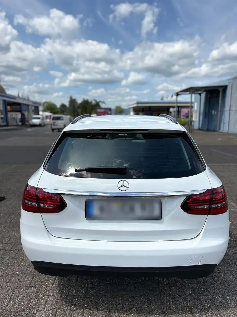 Gebraucht Mercedes C220 194 PS (142 kW) 2020 Weiß Kombi