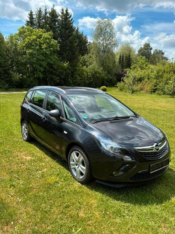 Schwarz Gebraucht 2012 Opel Zafira Tourer Van / Kleinbus | 4.450 € (Guter Preis) - Bild 1/4