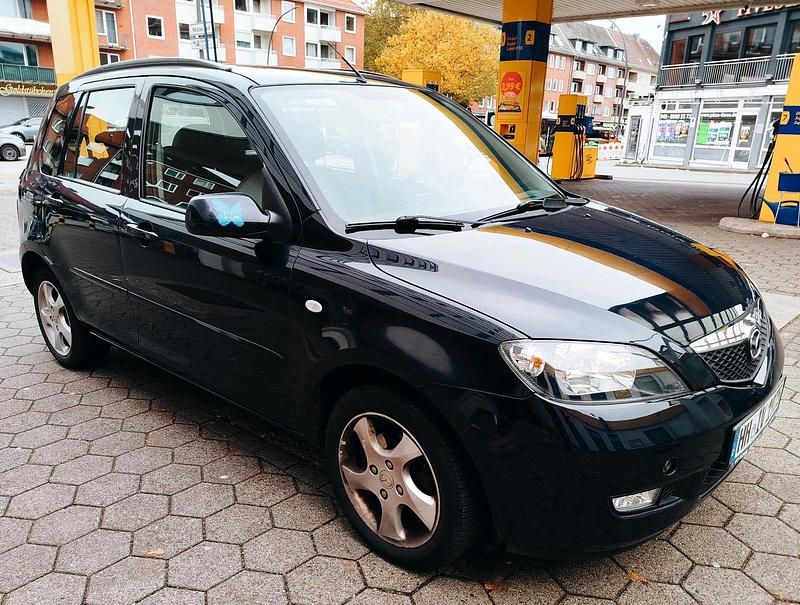 Blau Gebraucht 2004 Mazda 2 Kleinwagen | 1.500 € (Fairer Preis) - Bild 1/4