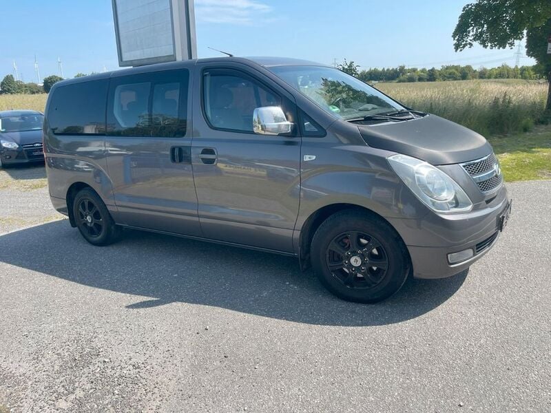 Grau Gebraucht 2012 Hyundai H-1 Comfort Van / Kleinbus | 7.900 € (Superpreis) - Bild 1/4