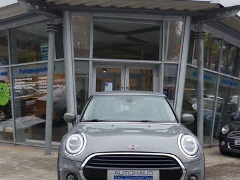 Gebraucht Mini Cooper Pepper 141 PS (103 kW) 2019 Moonwalk grey metallic Kleinwagen