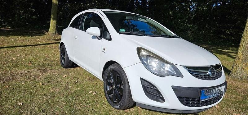 Weiß Gebraucht 2013 Opel Corsa Active Kleinwagen | 3.800 € (Fairer Preis) - Bild 1/4