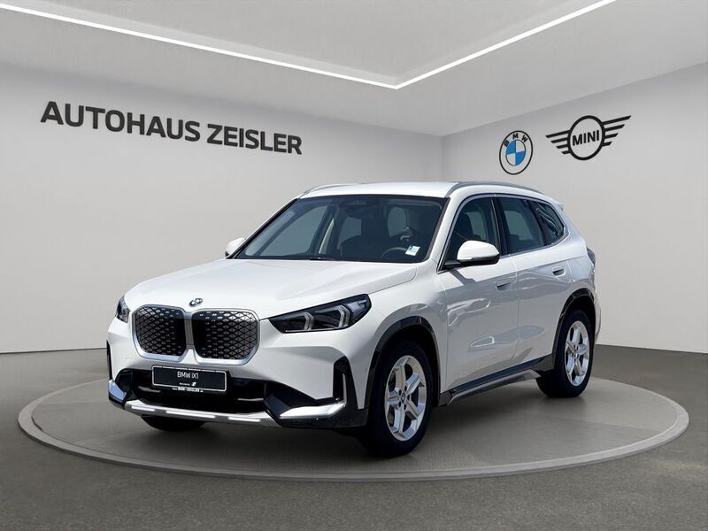 Alpinweiß uni Neu 2025 BMW iX1 xLine SUV | 40.900 € (Superpreis) - Bild 1/4