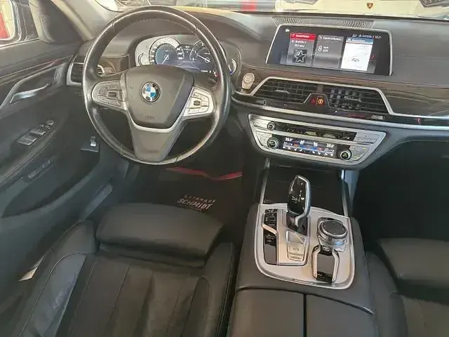 Gebraucht BMW 730 Sport Line 265 PS (194 kW) 2018 Andere Limousine
