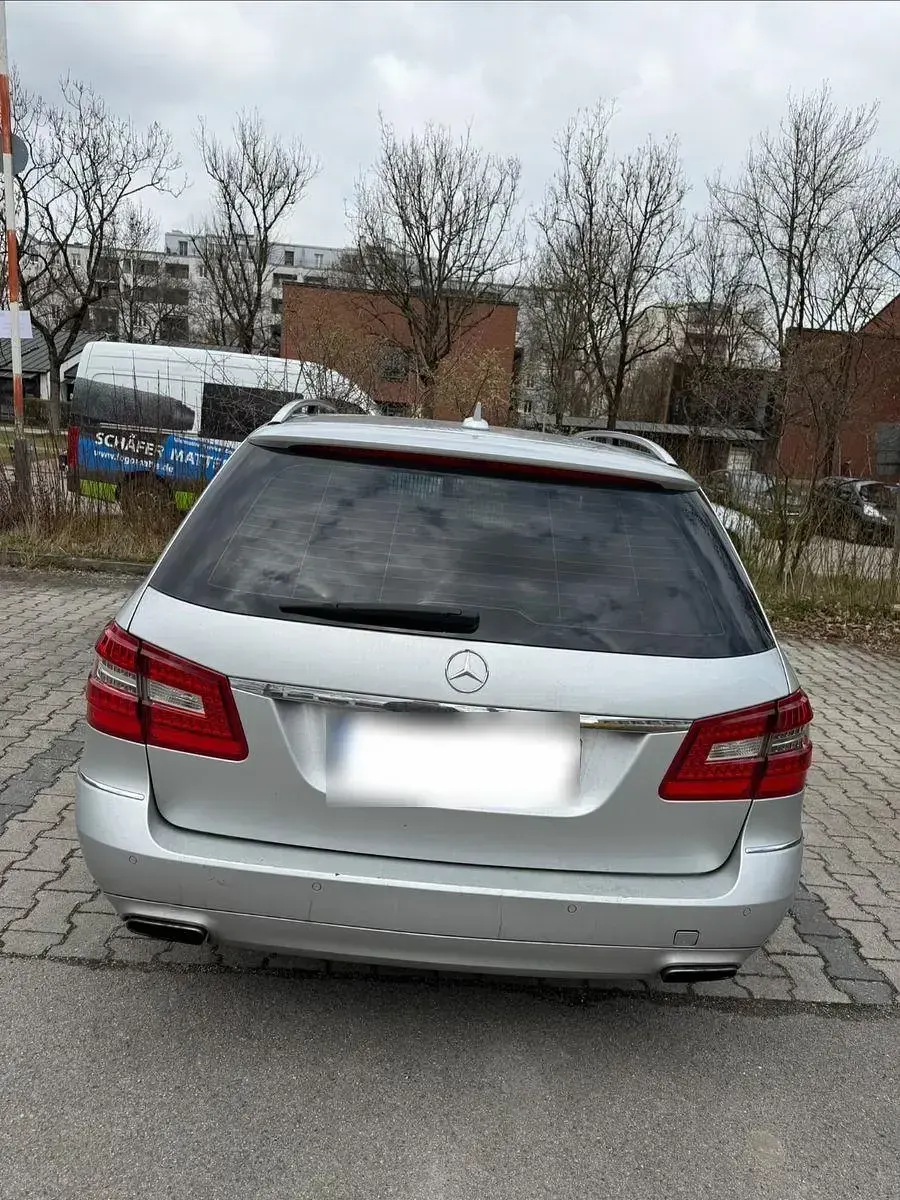 Gebraucht Mercedes E220 Avantgarde 170 PS (125 kW) 2011 Silber Kombi