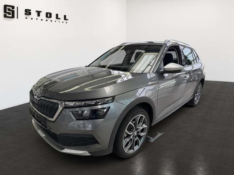 Graphitegrau metallic Gebraucht 2023 Skoda Kamiq ScoutLine SUV | 29.990 € (Etwas zu teuer) - Bild 1/4