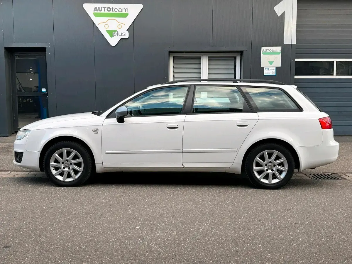 Begagnad Seat Exeo Reference 120 HK (88 kW) 2012 Vit Kombi