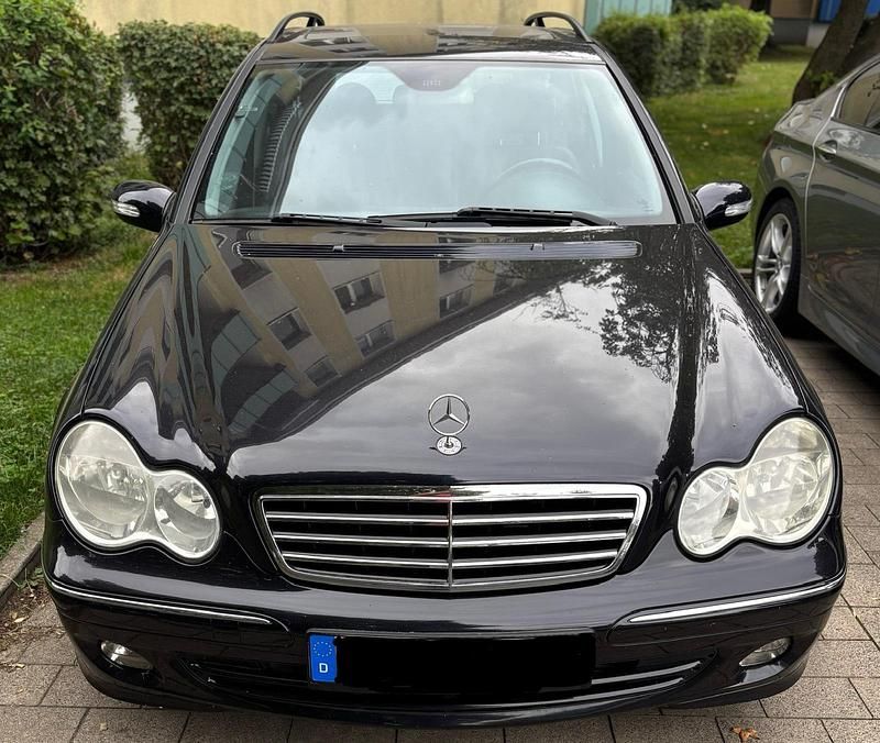 Blau Gebraucht 2005 Mercedes C230 Avantgarde Kombi | 4.200 € (Teuer) - Bild 1/4