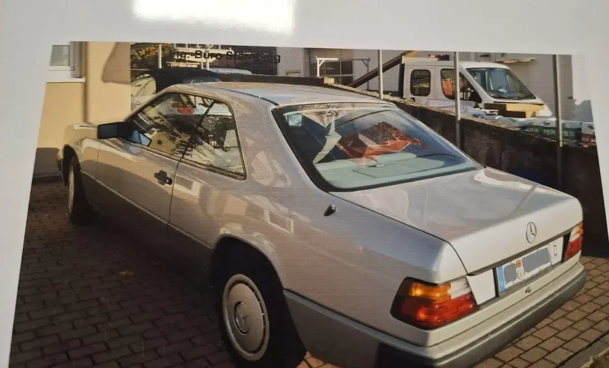 Second-hand Mercedes E300 179 CP (131 kW) 1988 Argintiu Coupe
