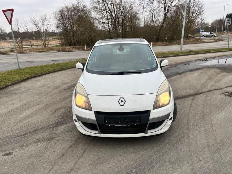 Brugt Renault Scénic III Expression 110 HK (80 kW) 2011 Hvid MPV
