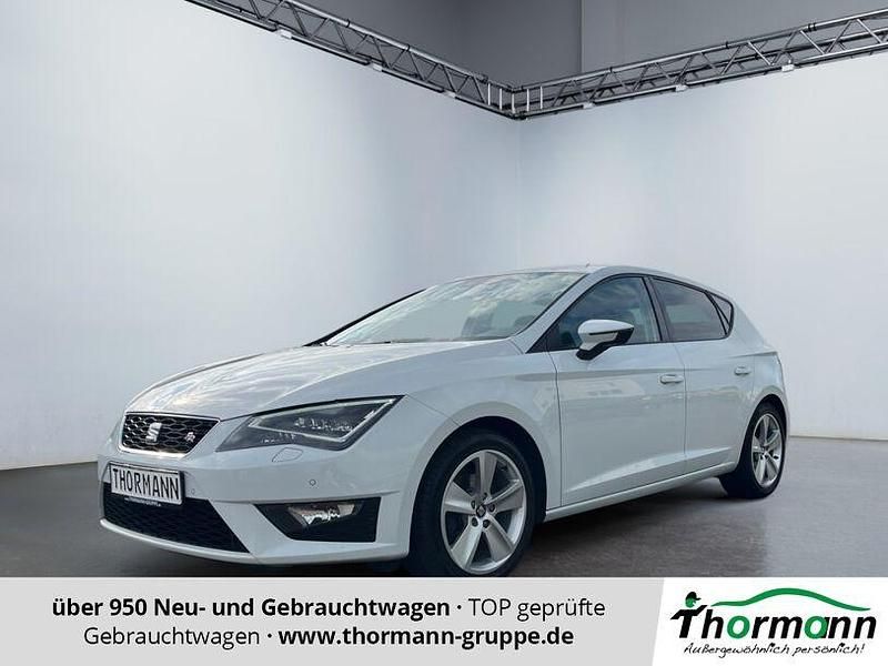 Weiß Gebraucht 2015 Seat Leon FR Limousine | 11.433 € (Fairer Preis) - Bild 1/4