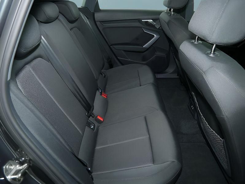 Gebraucht Audi A3 Sportback 116 PS (85 kW) 2025 Grau Kleinwagen