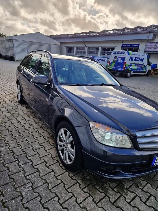Grau Gebraucht 2010 Mercedes C200 Kombi | 4.800 € - Bild 1/4