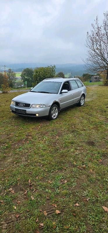 Silber Gebraucht 2001 Audi A4 Kombi | 500 € (Superpreis) - Bild 1/4