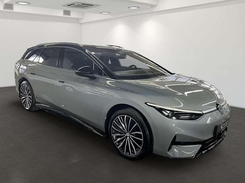 Gebraucht VW ID.7 Pro 210 kW (286 PS) 2026 Mondsteingrau / schwarz uni Kombi