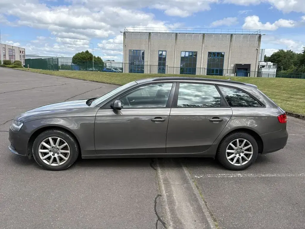 Gebraucht Audi A4 120 PS (88 kW) 2014 Grau Kombi