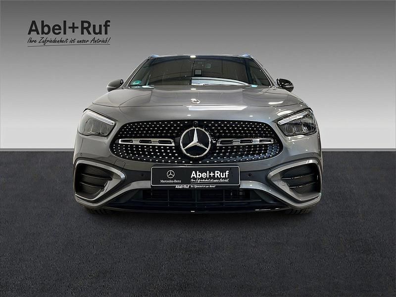 Mountaingrau Gebraucht 2025 Mercedes GLA200 AMG SUV | 41.886 € (Fairer Preis) - Bild 1/3