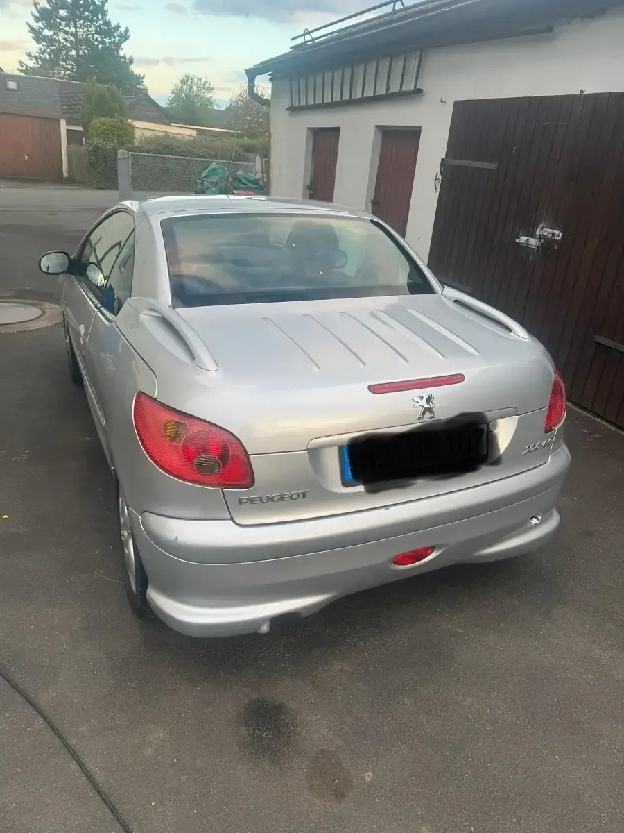 Gebraucht Peugeot 206 CC 109 PS (80 kW) 2004 Silber Cabrio