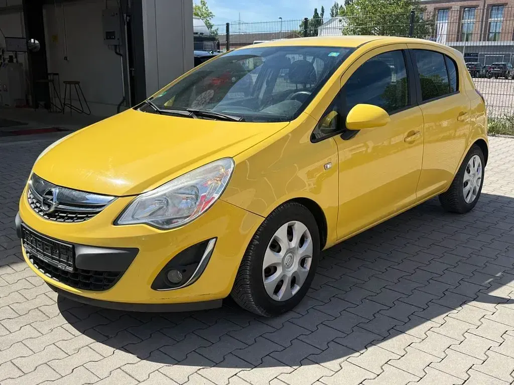 Gebraucht Opel Corsa 101 PS (74 kW) 2012 Gelb Kleinwagen