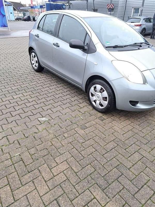 Gebraucht Toyota Yaris 69 PS (50 kW) 2007 Limousine