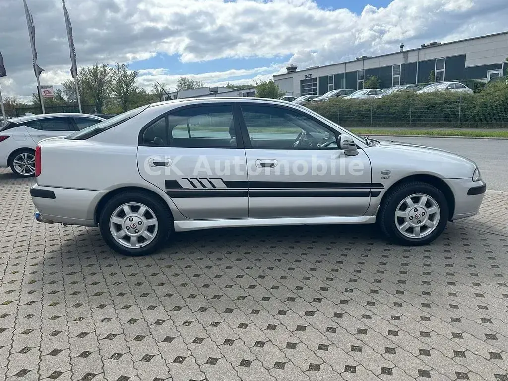 Gebraucht Mitsubishi Carisma Elegance 125 PS (91 kW) 2000 Silber Limousine