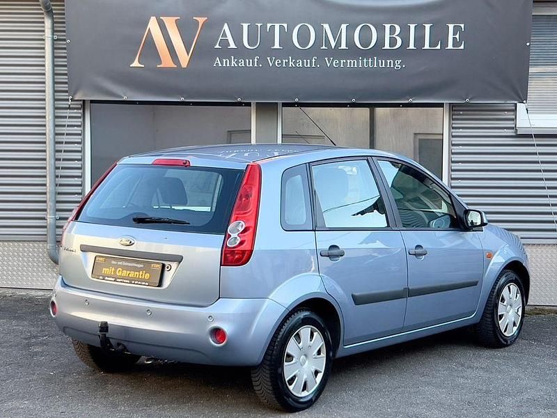 Gebraucht Ford Fiesta Fun X 80 PS (58 kW) 2007 Blau Kleinwagen