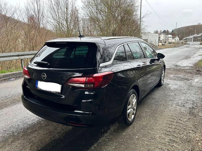 Gebraucht Opel Astra 110 PS (80 kW) 2019 Limousine