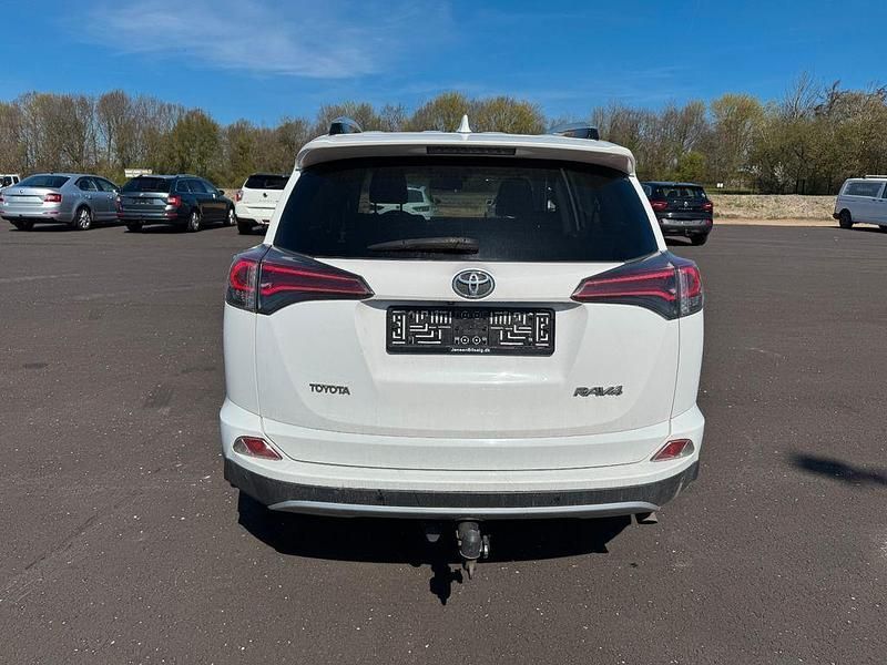 Gebraucht Toyota RAV4 Comfort 143 PS (105 kW) 2016 Weiß SUV