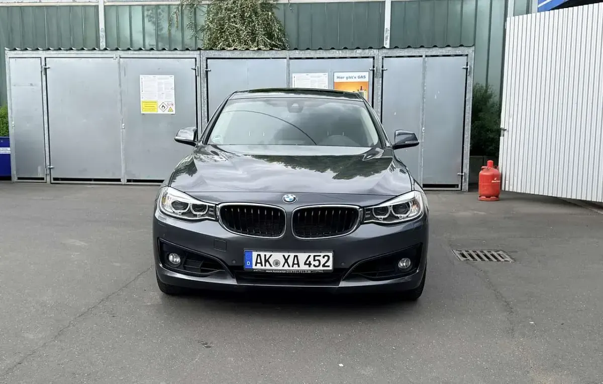 Gebraucht BMW 325 218 PS (160 kW) 2015 Grau Kleinwagen