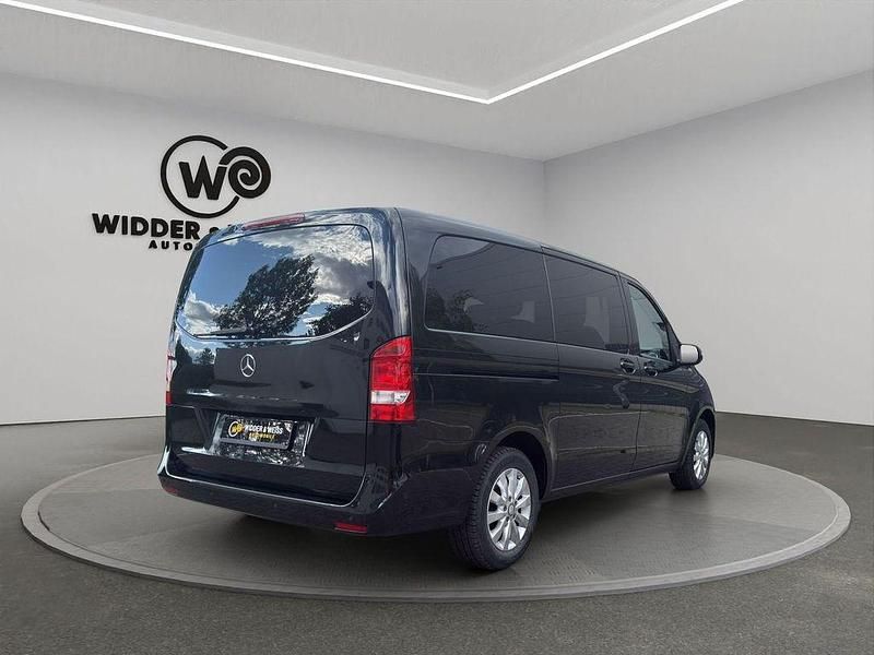 Gebraucht Mercedes V220 163 PS (119 kW) 2017 Obsidianschwarz Van / Kleinbus