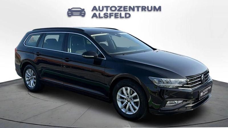 Gebraucht VW Passat Business 150 PS (110 kW) 2022 Schwarz Kombi