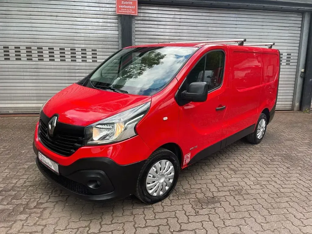 Gebraucht Renault Trafic Komfort 116 PS (85 kW) 2014 Rot Van / Kleinbus
