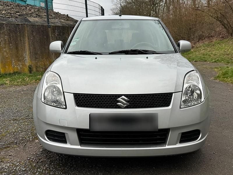 Second-hand Suzuki Swift 92 CP (67 kW) 2006 Argintiu Hatchback