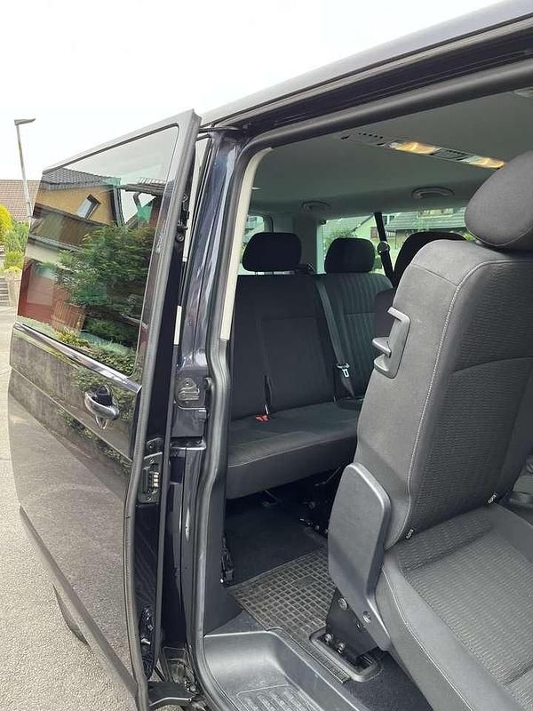 Gebraucht VW Caravelle Comfortline 150 PS (110 kW) 2017 Blau Van